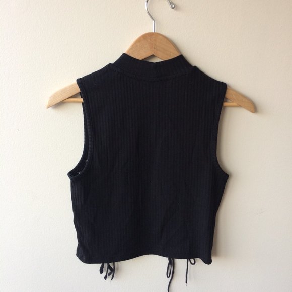 Forever21 Sleeveless Lace Up Crop Tee - Picture 7 of 8